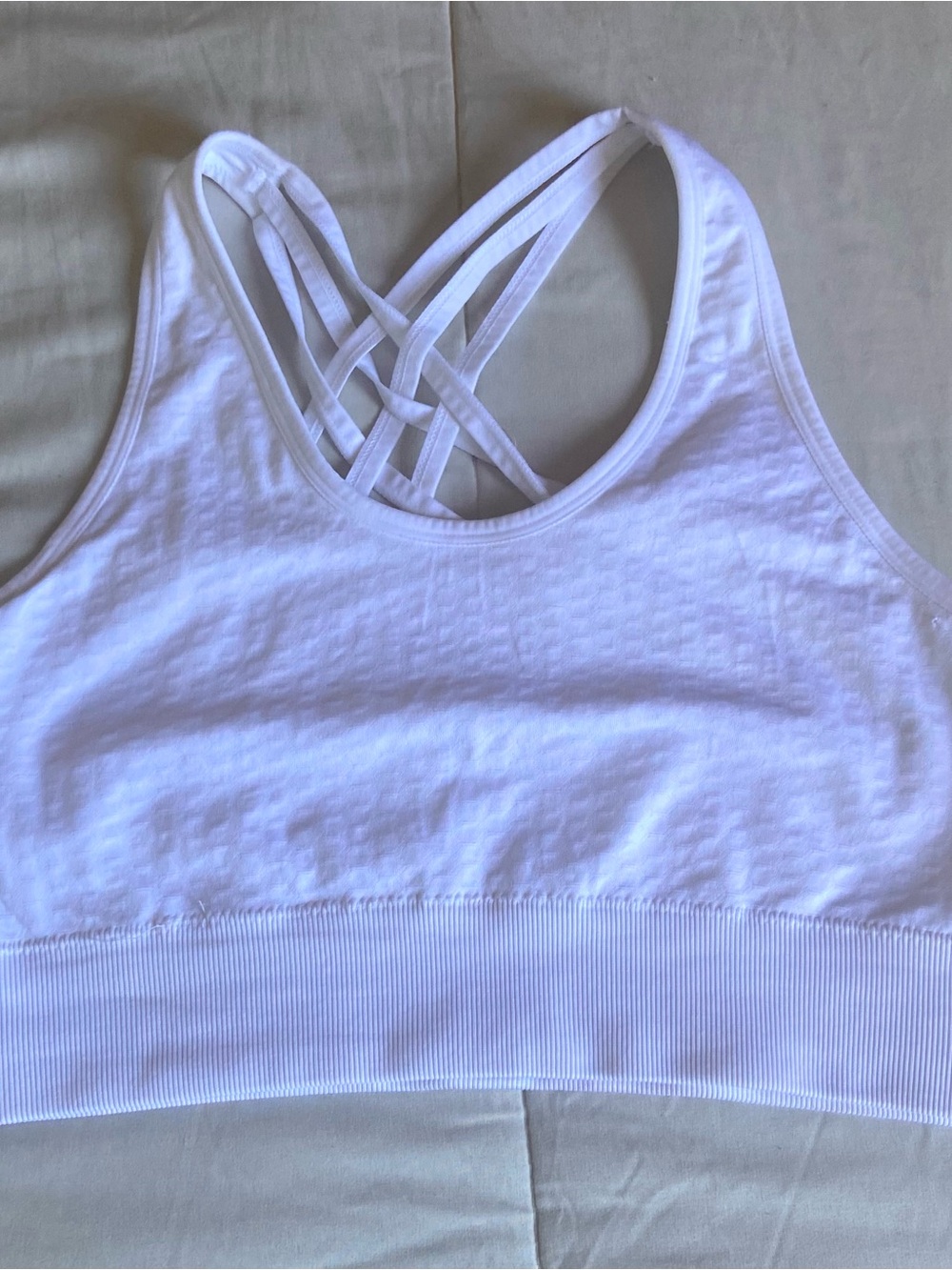 White Seamless Criss-Cross Sports Bra (Extra Large)